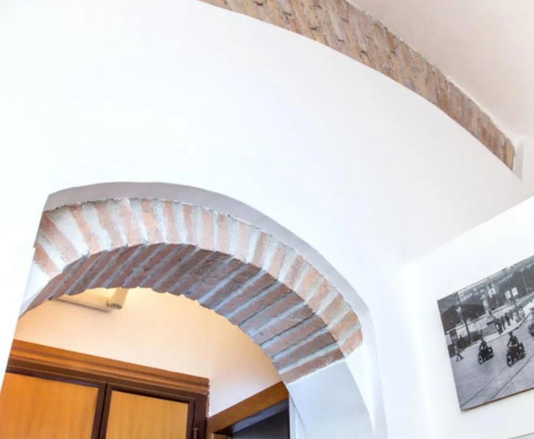 Charming Studio Near The Colosseum In Rome 45 M² With Balcony דירה